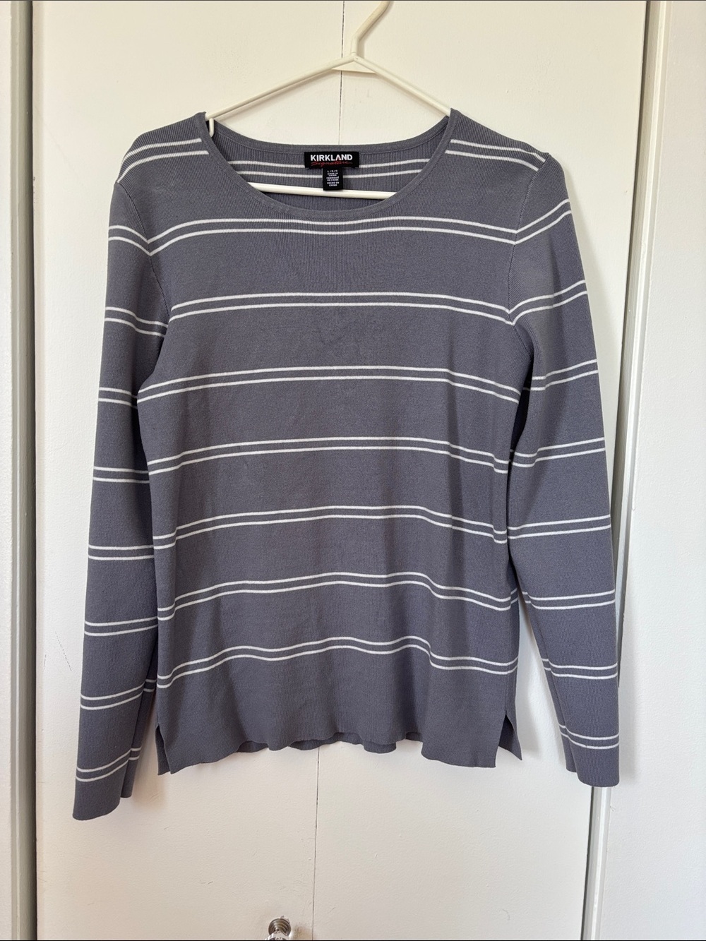 🎉4/30$🎉 Kirkland Signature Gray White Striped Long Sleeve Tee